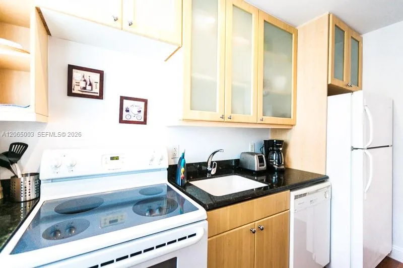 420 15th St # 306, Miami Beach, FL 33139 photo 6