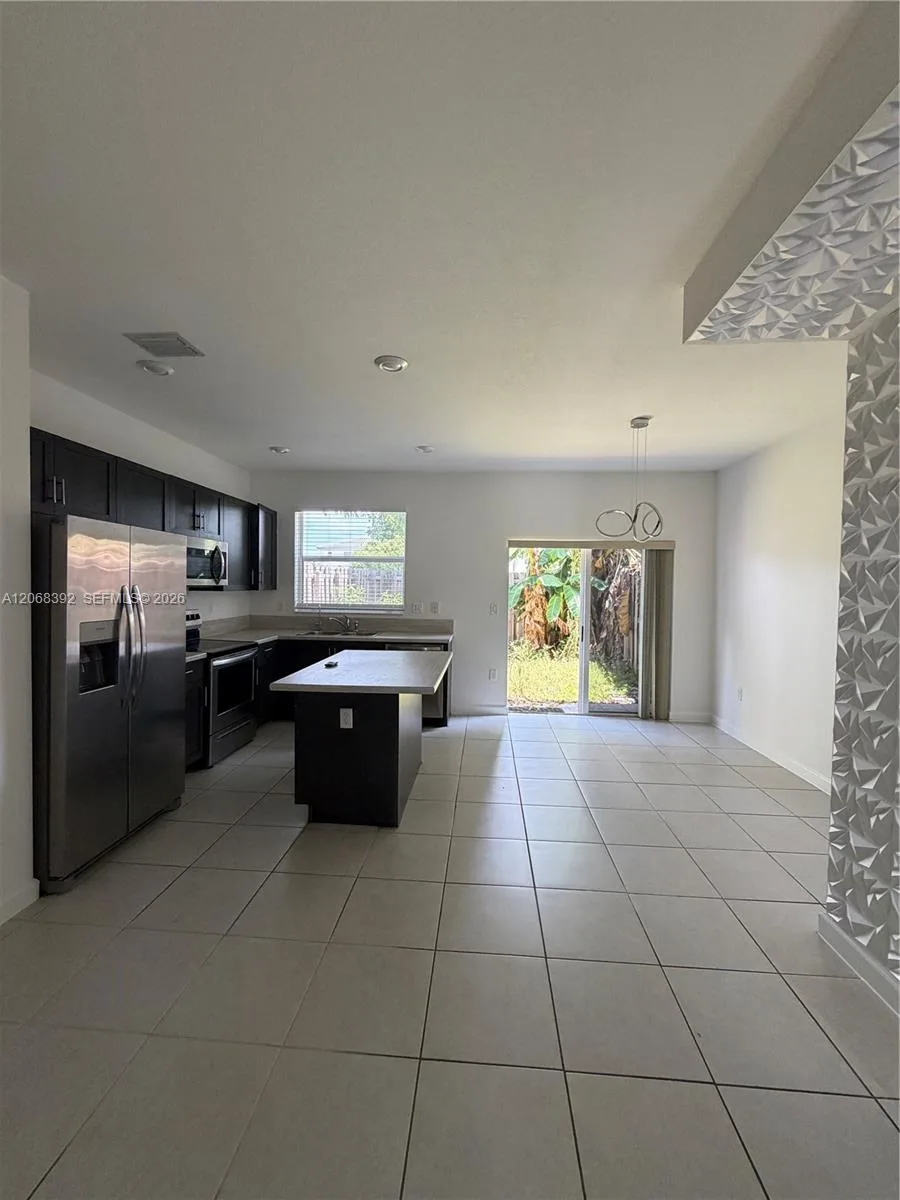 2739 SE 17th St, Homestead, FL 33035 photo 4