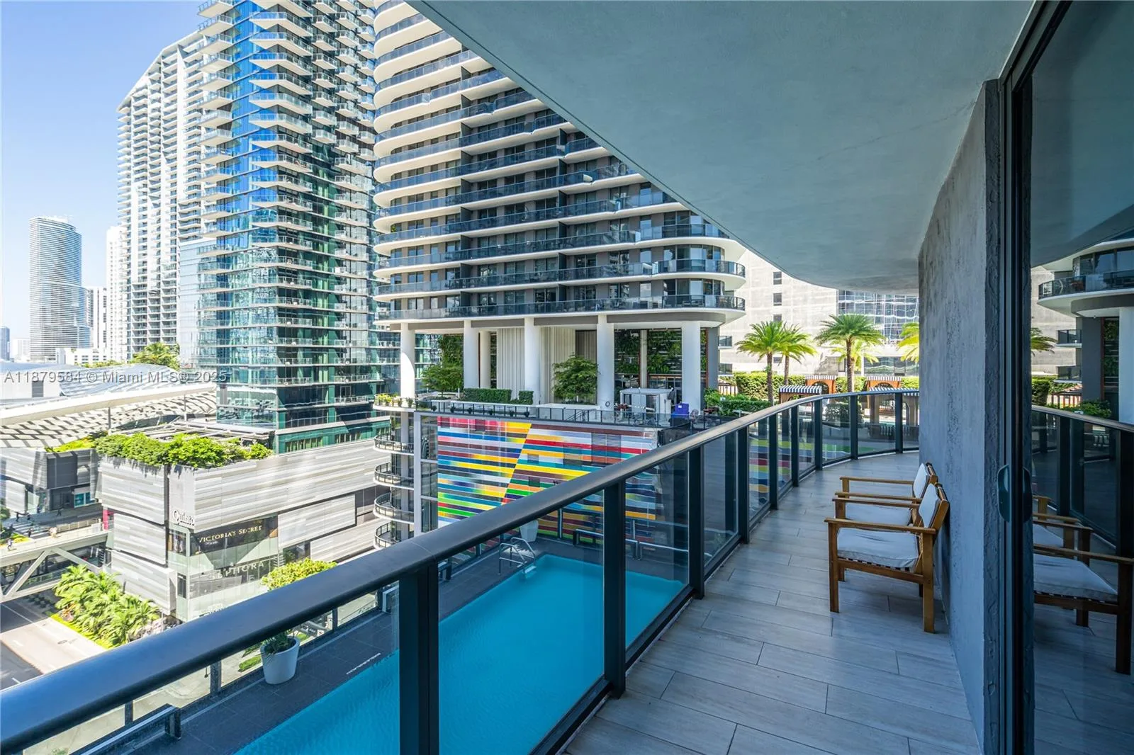 45 SW 9th St # 1001, Miami, FL 33130 photo 3