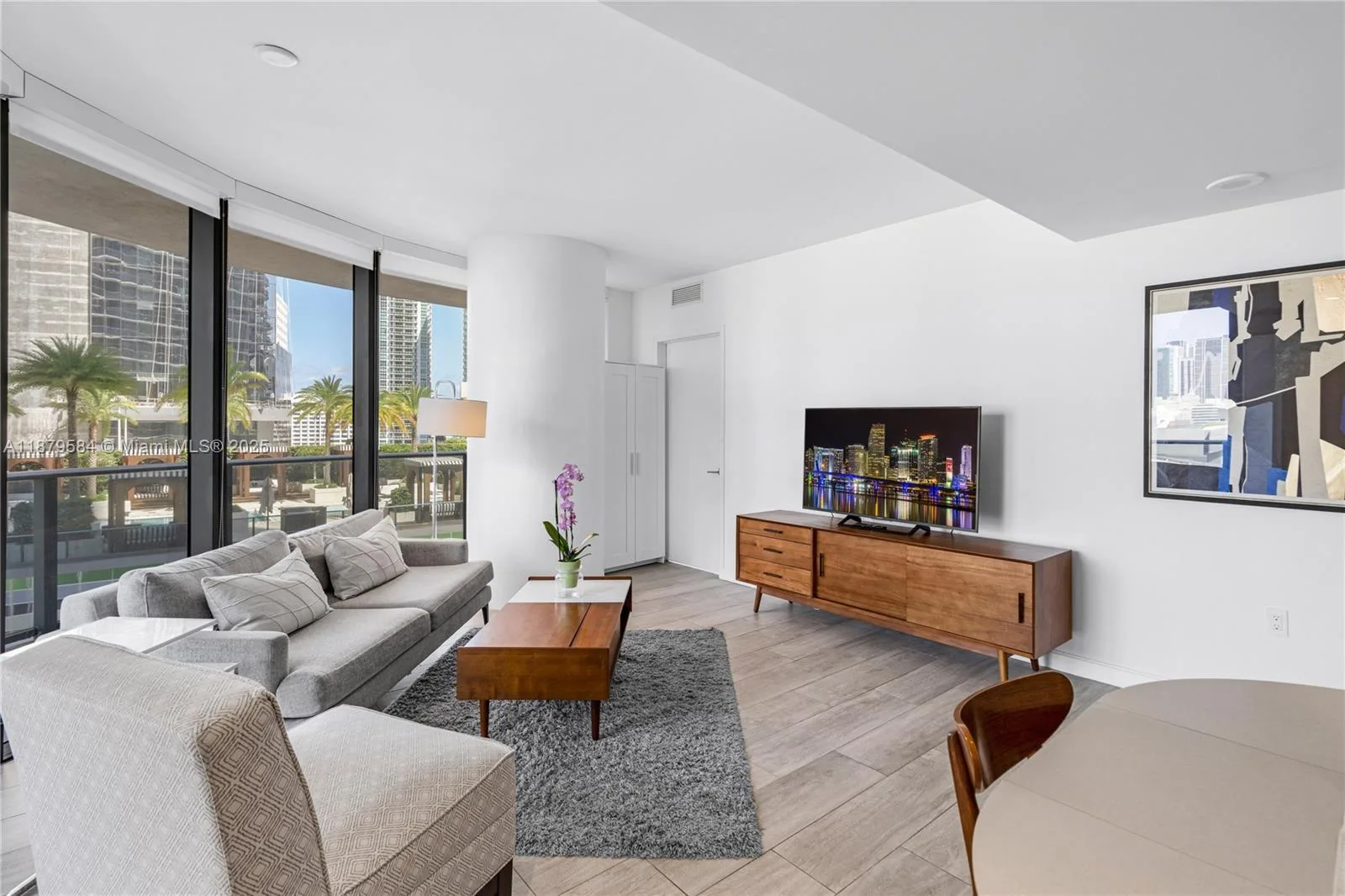45 SW 9th St # 1001, Miami, FL 33130 photo 8