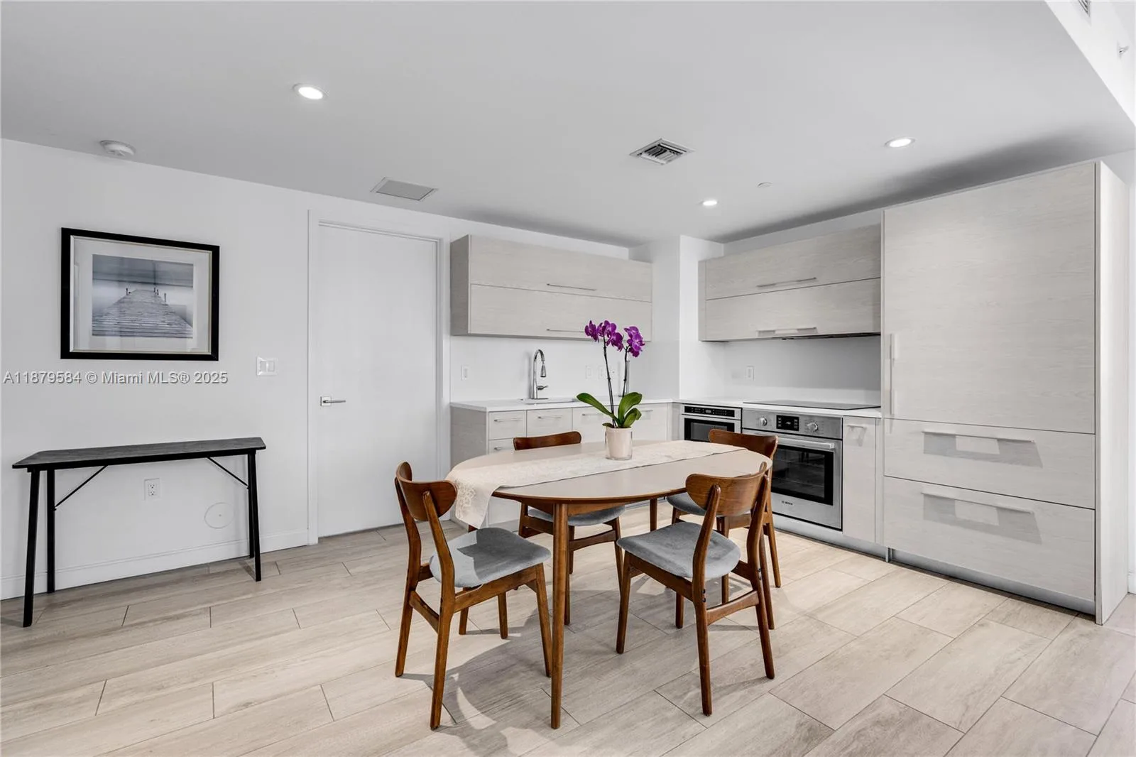 45 SW 9th St # 1001, Miami, FL 33130 photo 9