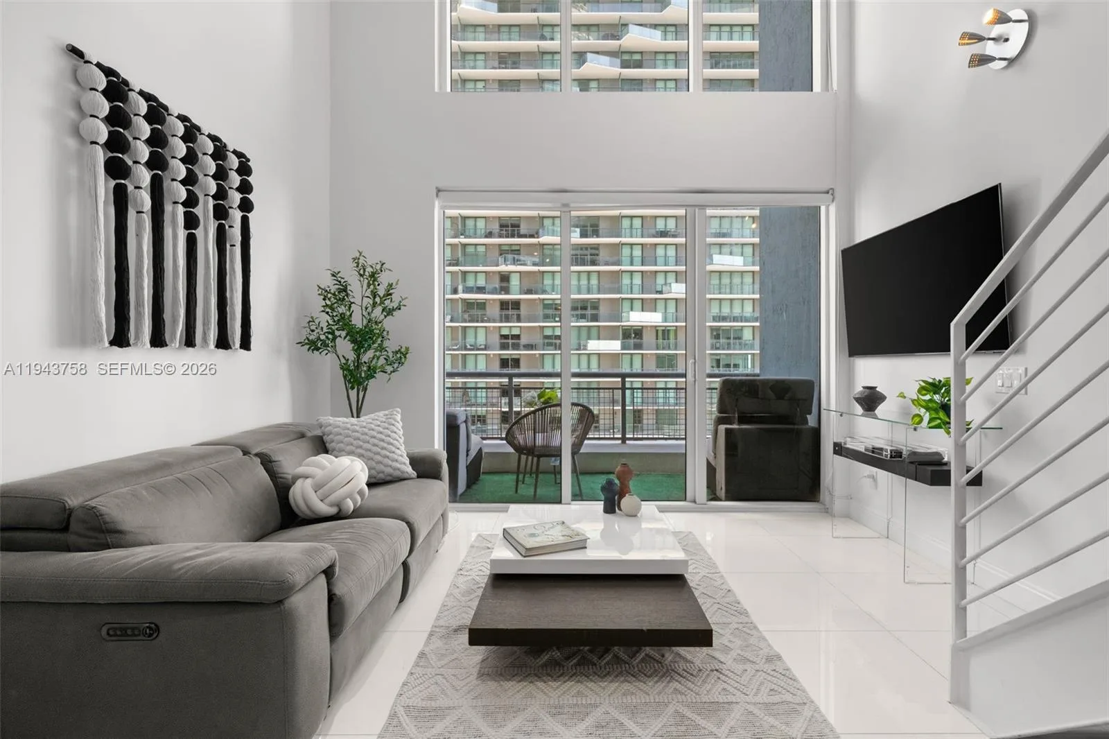 60 SW 13th St # 2812, Miami, FL 33130