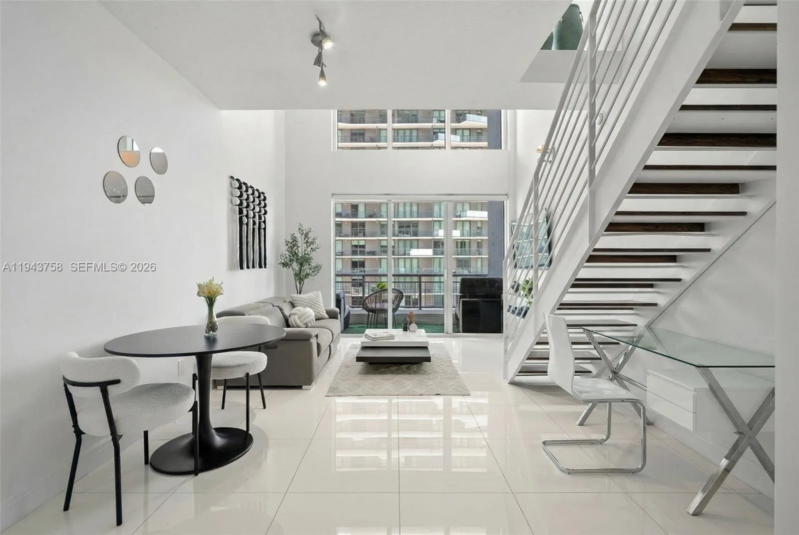 60 SW 13th St # 2812, Miami, FL 33130 photo 3