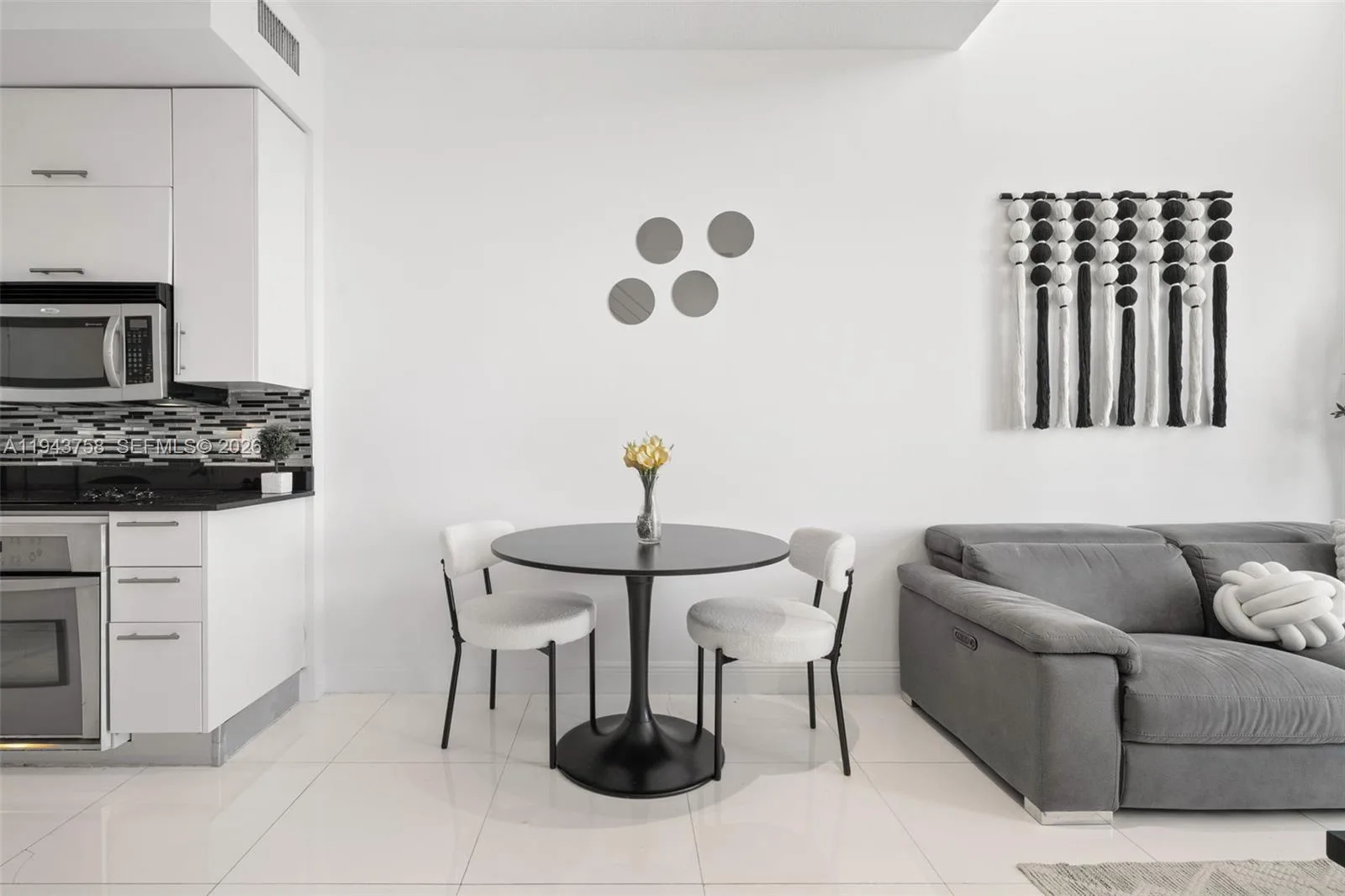 60 SW 13th St # 2812, Miami, FL 33130 photo 5
