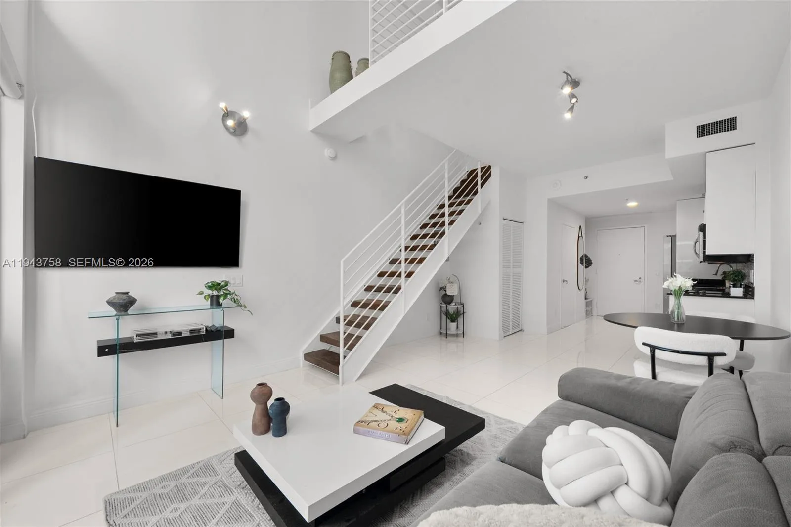 60 SW 13th St # 2812, Miami, FL 33130 photo 6