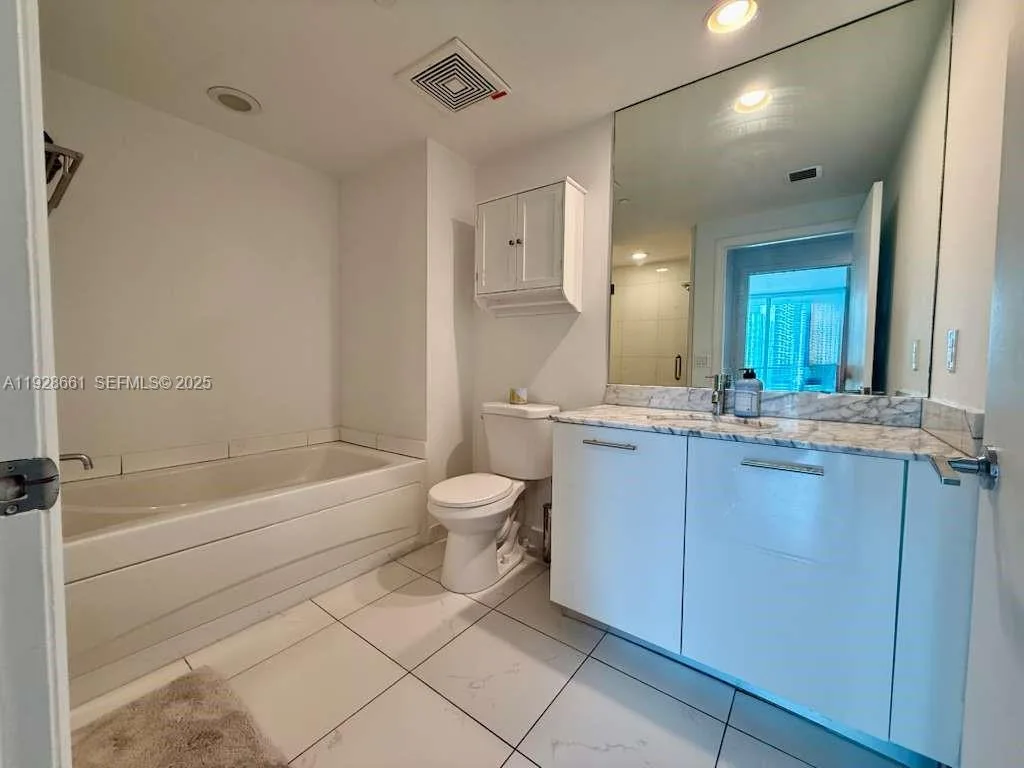 55 SE 6th St # 2206, Miami, FL 33131 photo 10