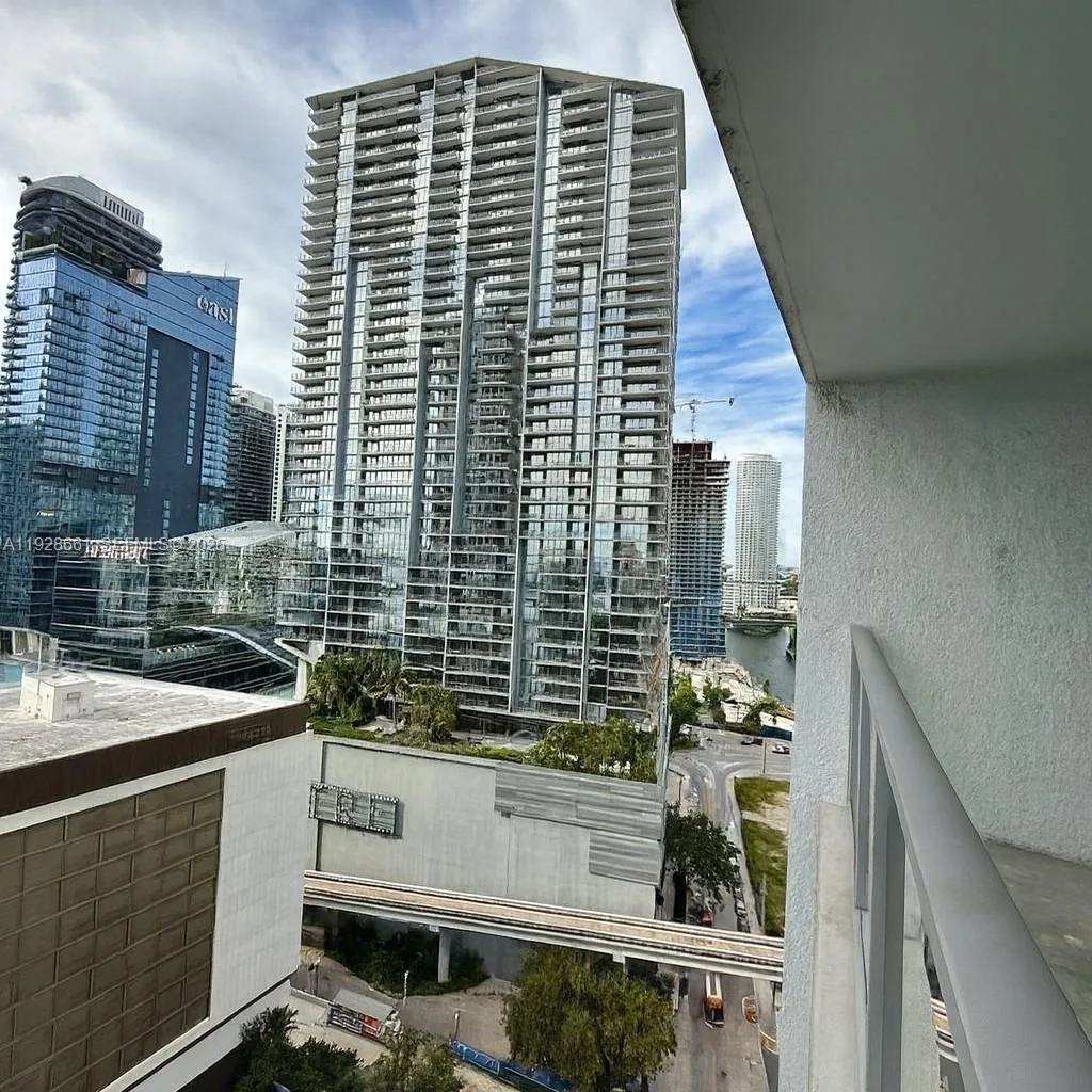 55 SE 6th St # 2206, Miami, FL 33131 photo 2