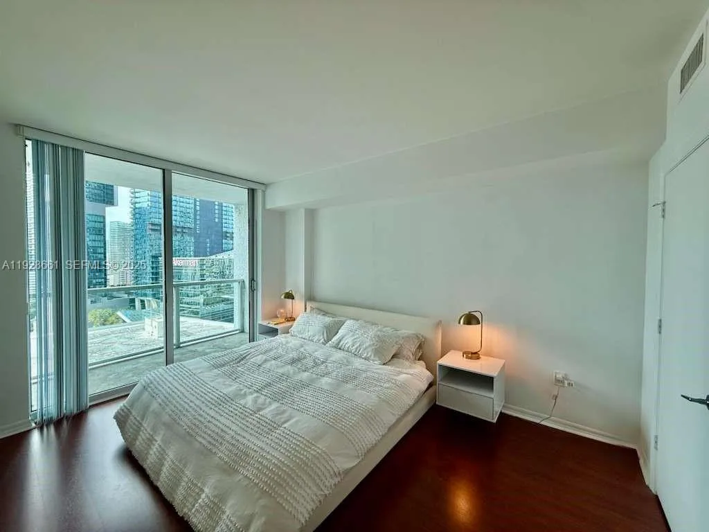 55 SE 6th St # 2206, Miami, FL 33131 photo 9