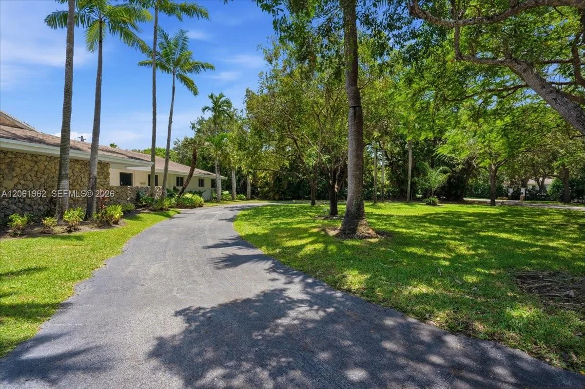 12365 SW 60th Ct, Pinecrest, FL 33156 photo 5
