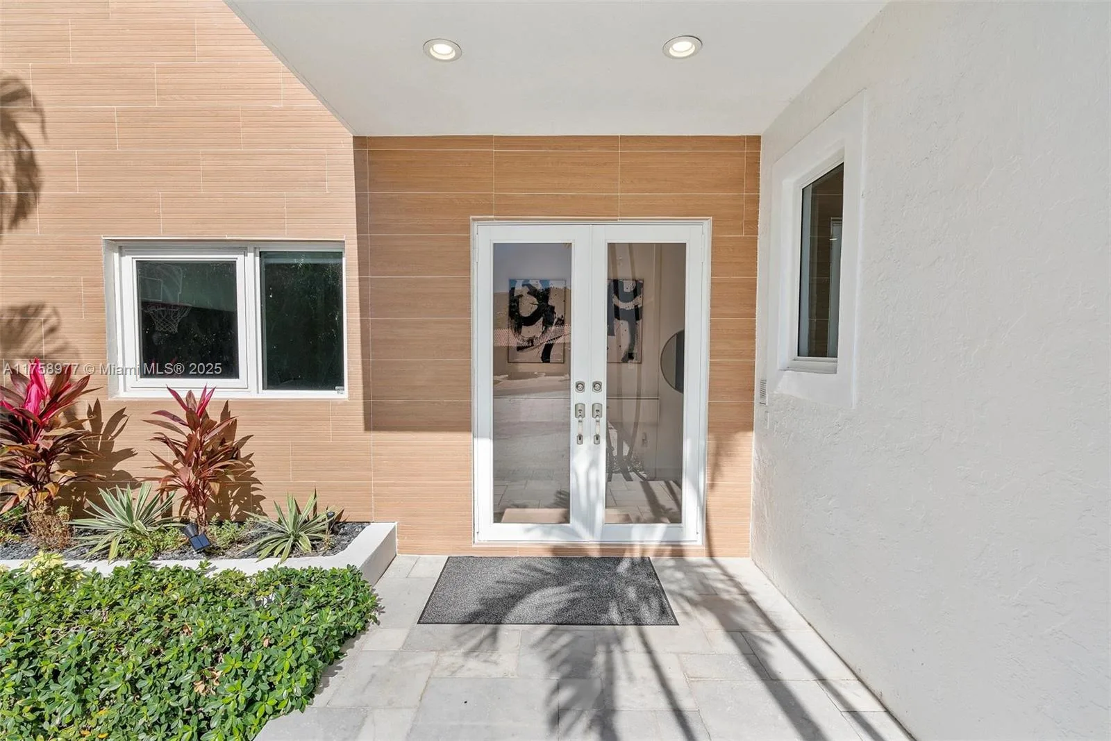 201 Atlantic Ave, Sunny Isles Beach, FL 33160 photo 4