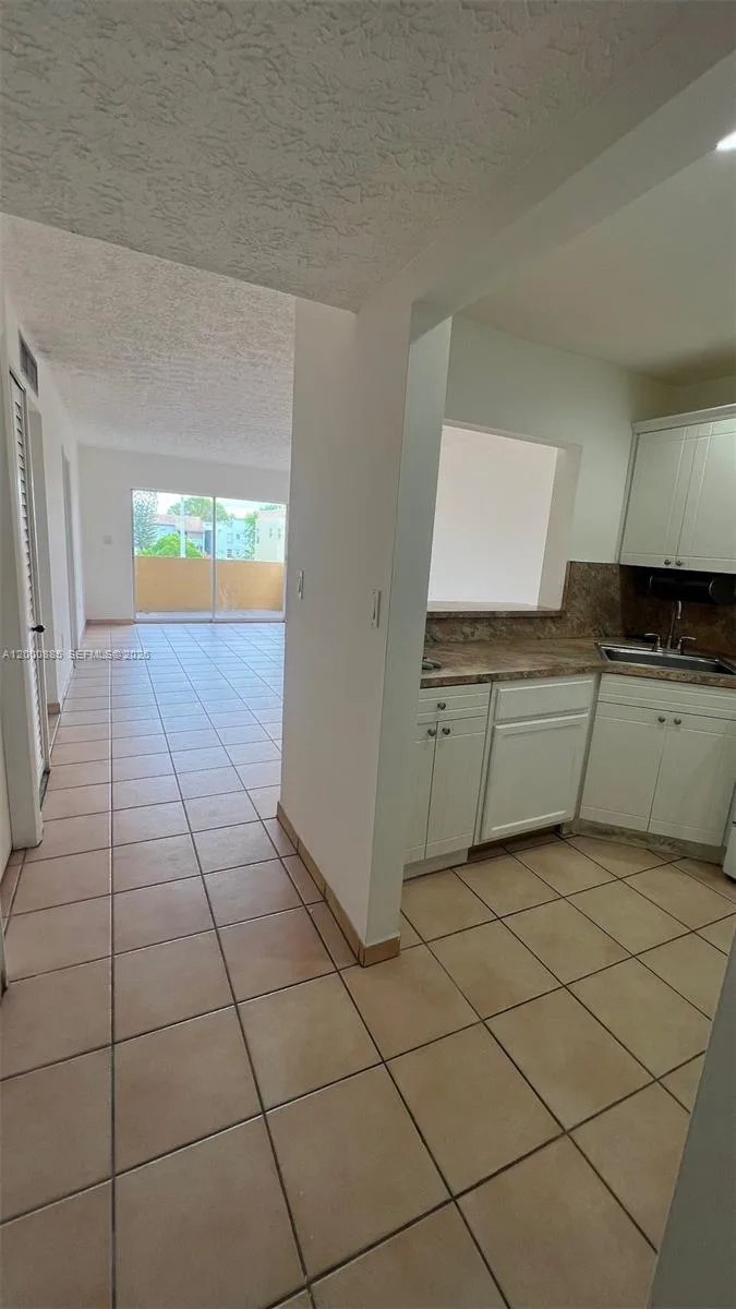 6070 W 18th Ave # 323, Hialeah, FL 33012 photo 3