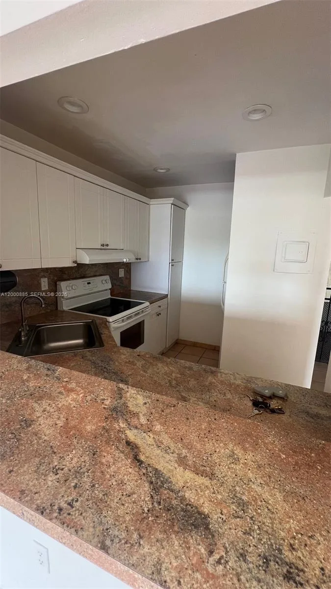6070 W 18th Ave # 323, Hialeah, FL 33012 photo 5