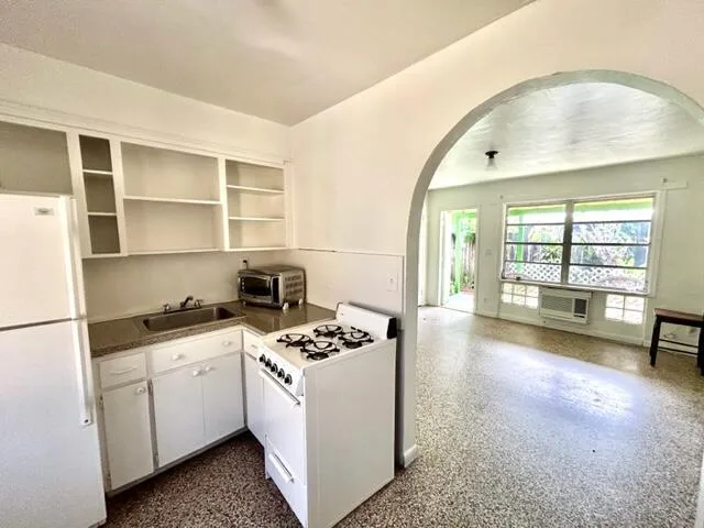 2023 Taylor Street, Hollywood, FL 33020 photo 3
