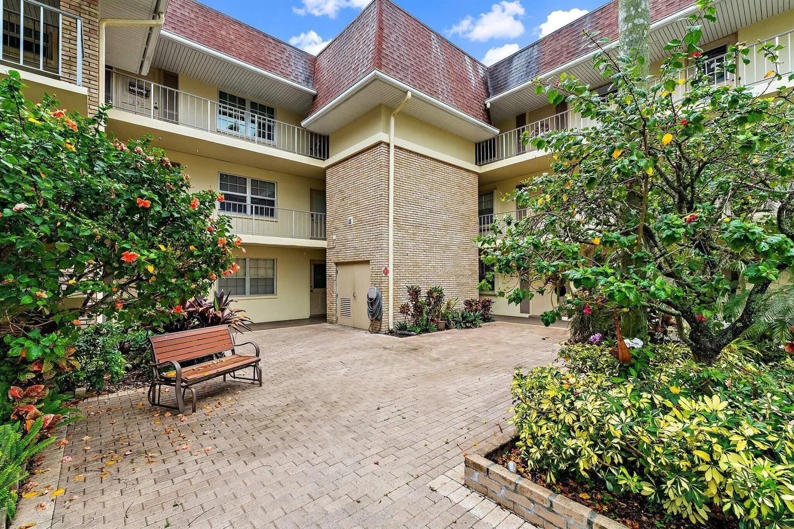 5570 Tamberlane Circle # 131, Palm Beach Gardens, FL 33418
