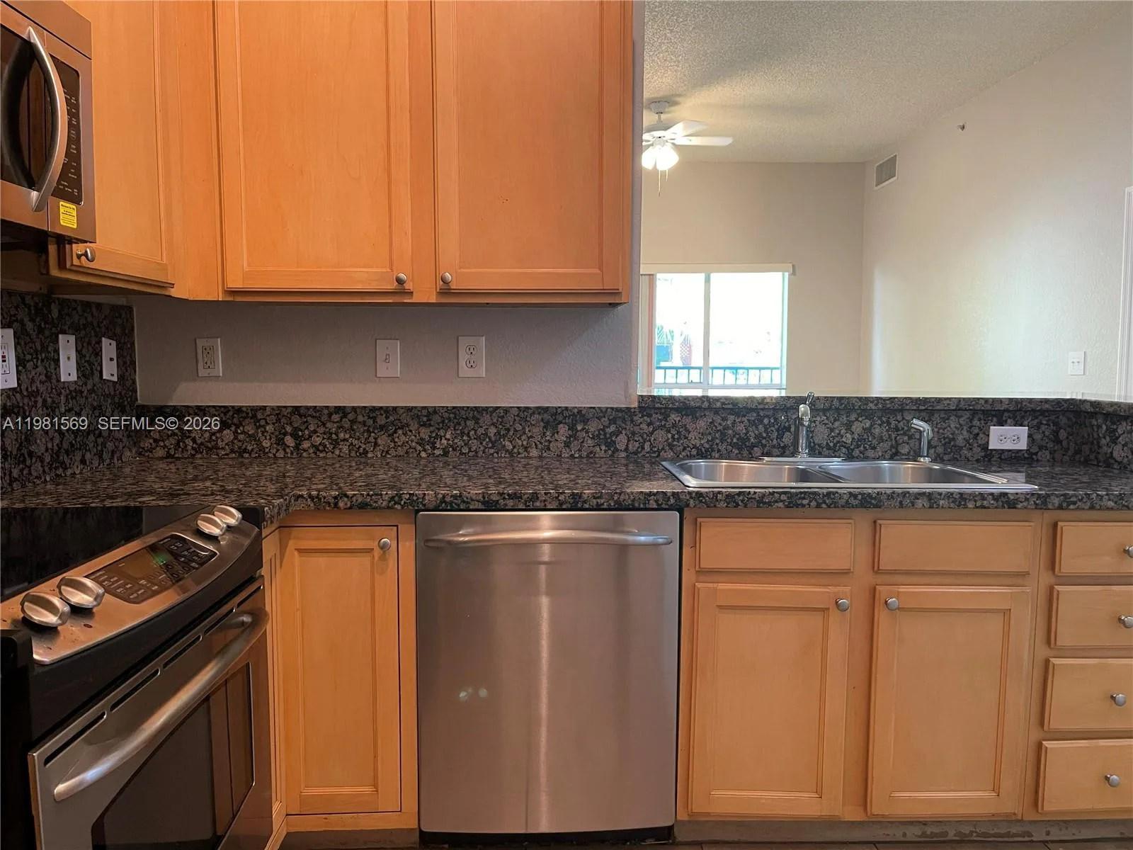 6001 SW 70th St # 130, South Miami, FL 33143 photo 3