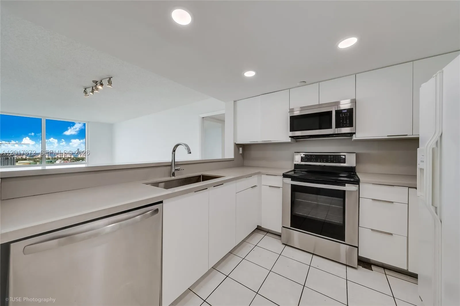 400 S Pointe Dr # 1801, Miami Beach, FL 33139 photo 9
