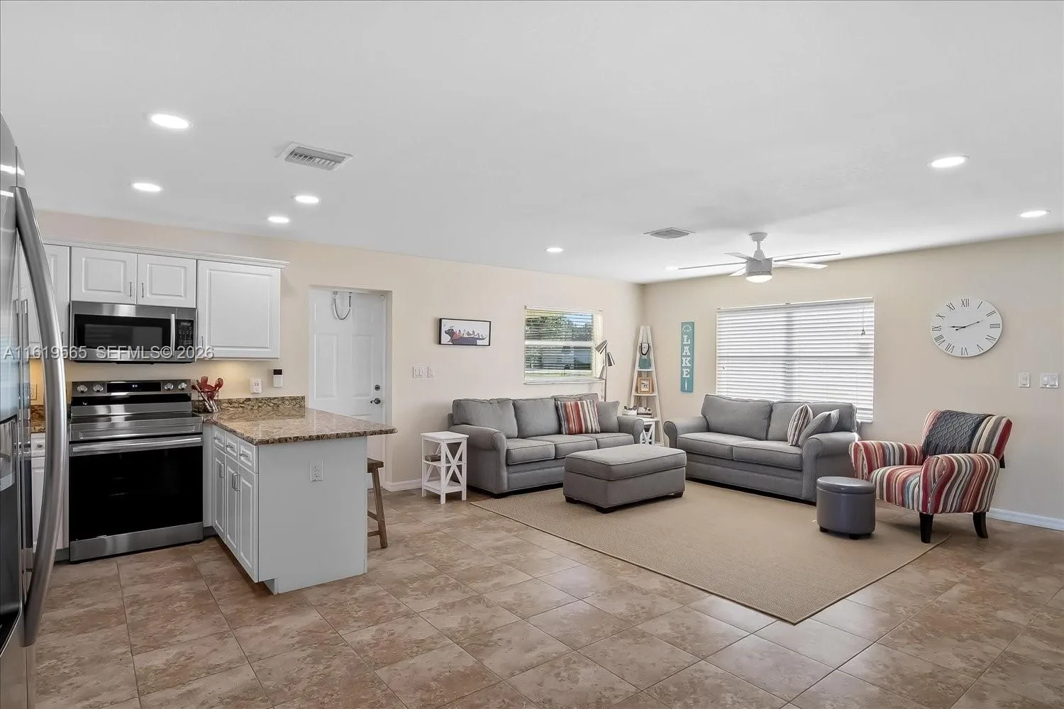 924 Lake Dr E, Lake Placid, FL 33852 photo 11