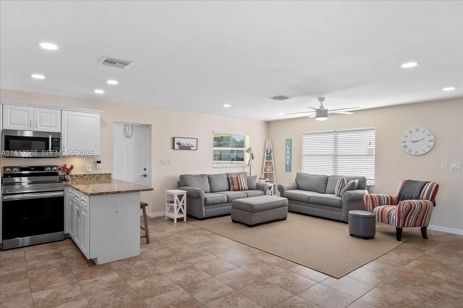 924 Lake Dr E, Lake Placid, FL 33852 photo 12