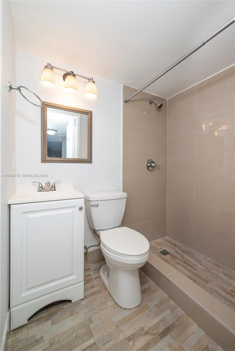 671 NE 195th St # 114E, Miami, FL 33179 photo 12