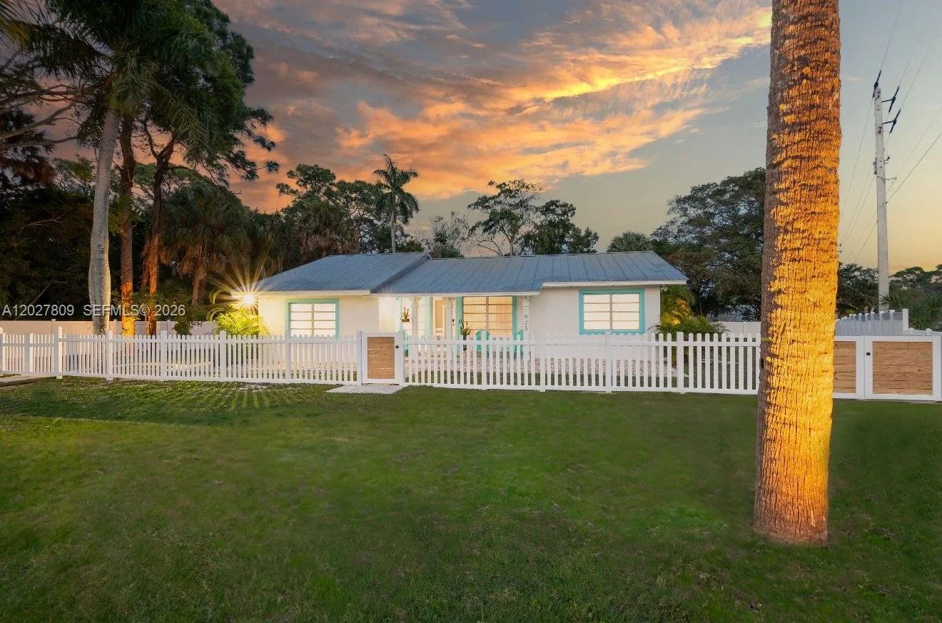 1023 SE 7th St, Stuart, FL 34996