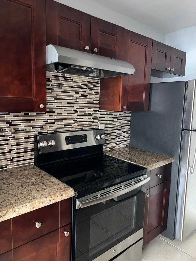 10112 Twin Lakes Dr # 11-E, Coral Springs, FL 33071 photo 2