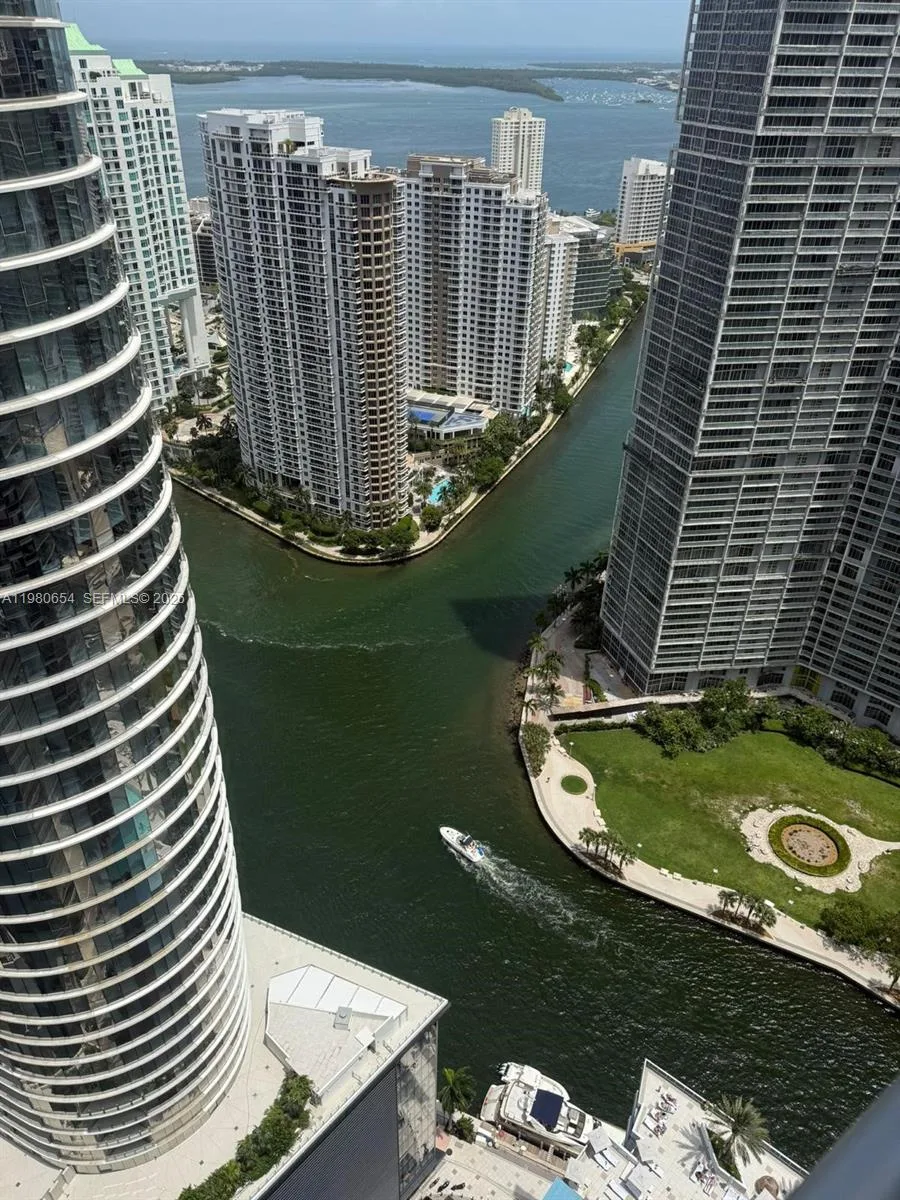 200 Biscayne Boulevard Way # 4801, Miami, FL 33131