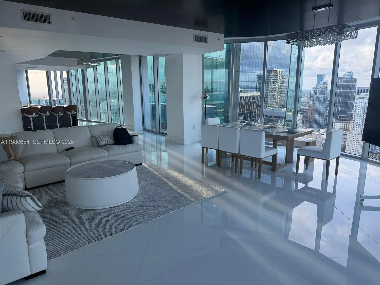 200 Biscayne Boulevard Way # 4801, Miami, FL 33131 photo 2