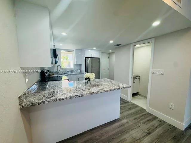 5650 W 26th Ct # 206, Hialeah, FL 33016 photo 5