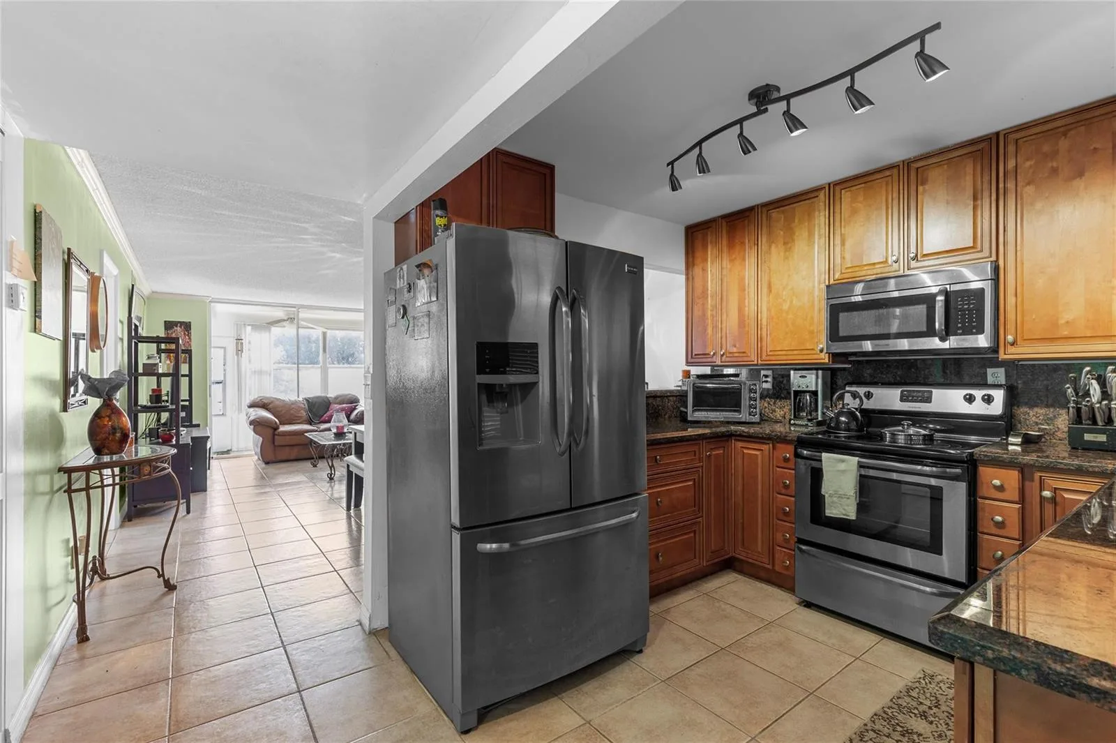 9350 Sunrise Lakes Boulevard # 101, Sunrise, FL 33322