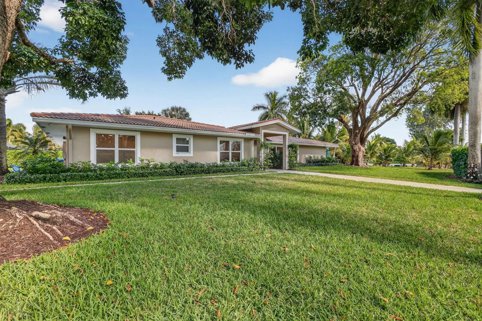 937 SW 34th Court, Boynton Beach, FL 33435 photo 2