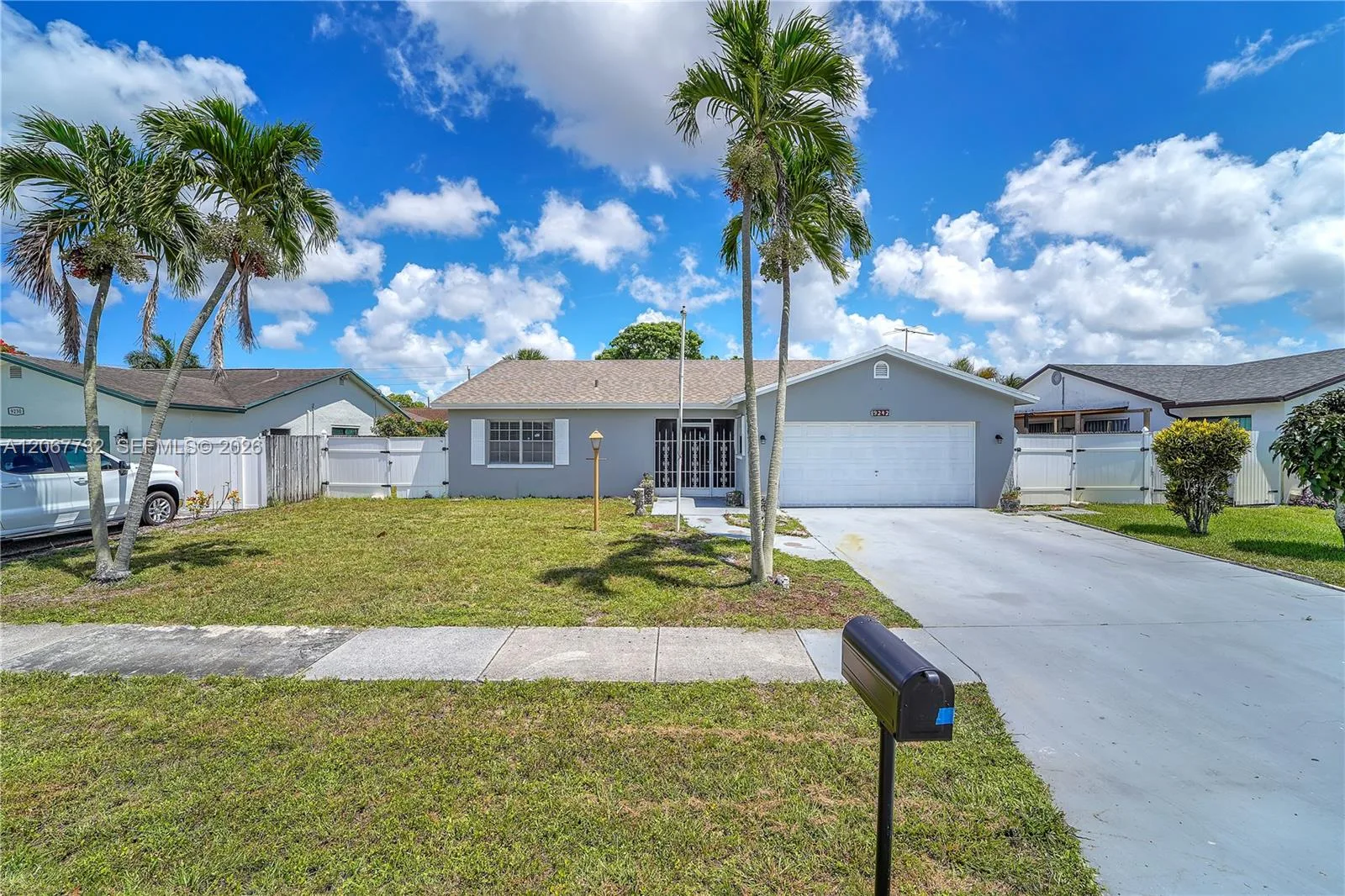 9242 SW 18th Rd, Boca Raton, FL 33428