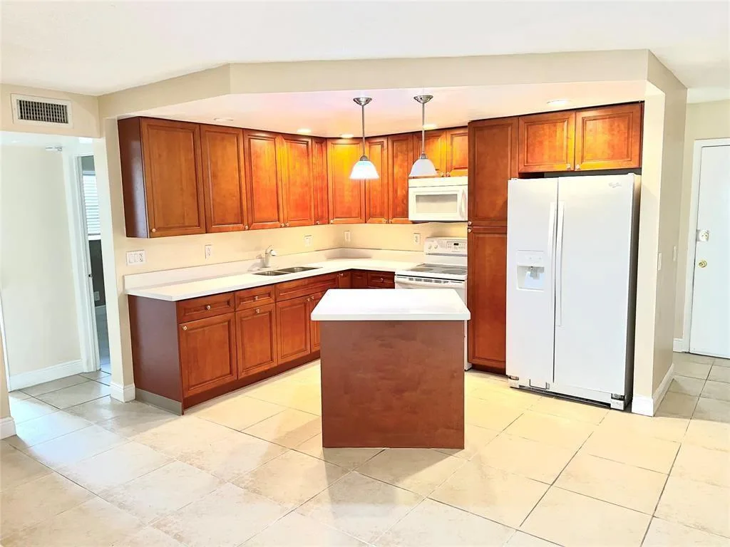 4425 Treehouse Lane # A, Tamarac, FL 33319