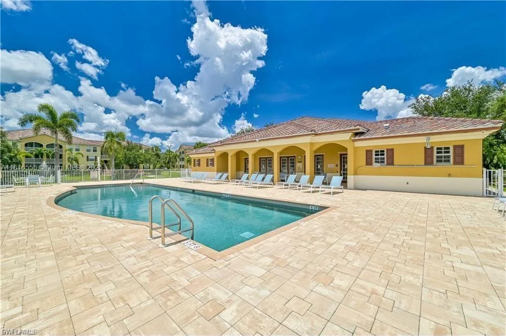 4105 Residence dr # 721, Fort Myers, FL 33901 photo 3