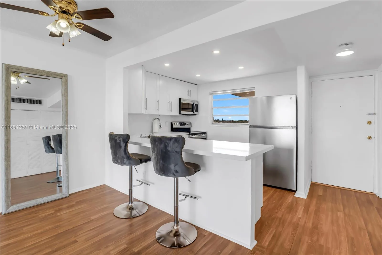 16400 NE 17th Ave # 601, North Miami Beach, FL 33162 photo 4