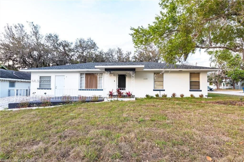 2600 Lakeview Drive, Sebring, FL 33870