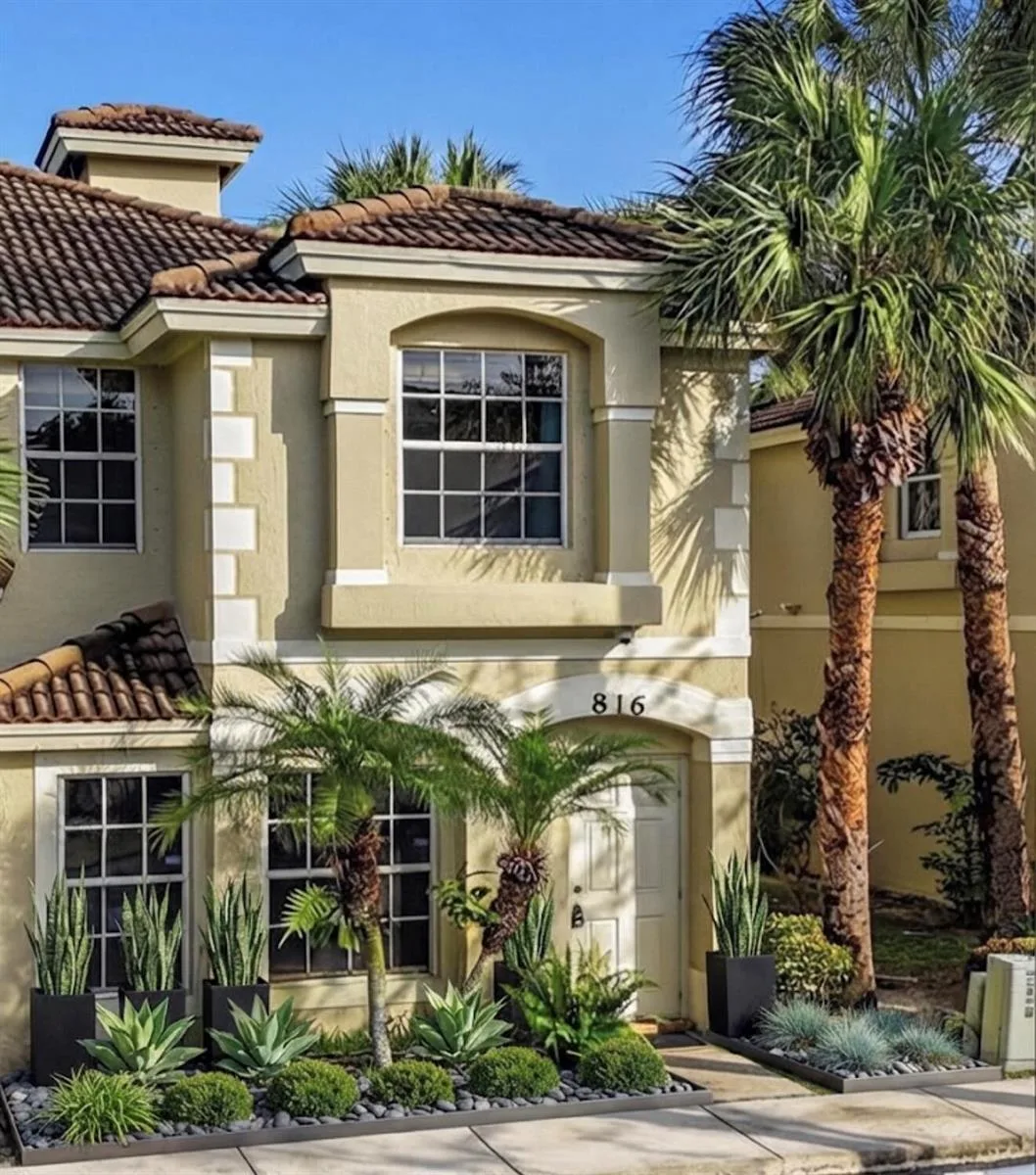816 Summit Lake Drive, West Palm Beach, FL 33406