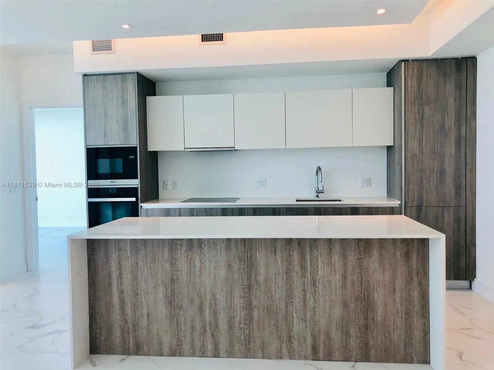2900 NE 7th Ave # 2404, Miami, FL 33137 photo 2