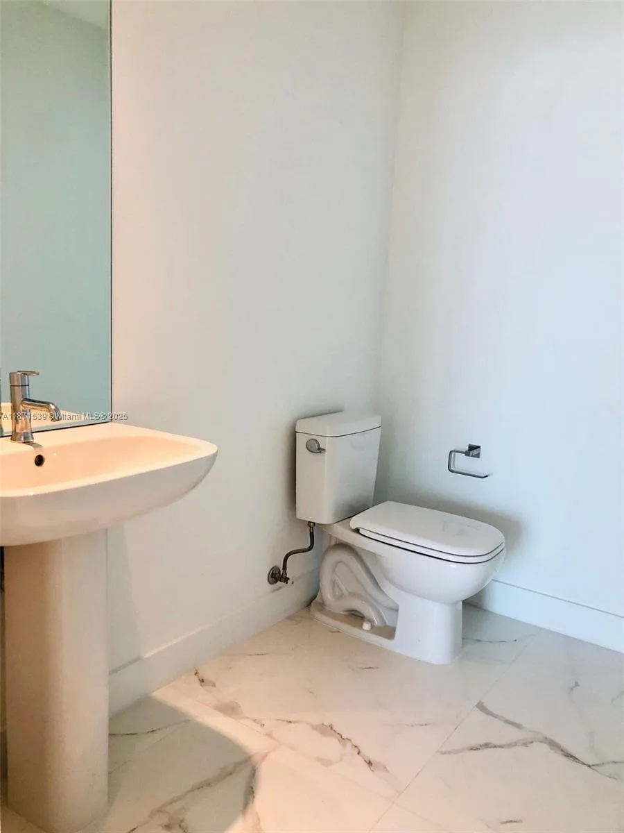 2900 NE 7th Ave # 2404, Miami, FL 33137 photo 4
