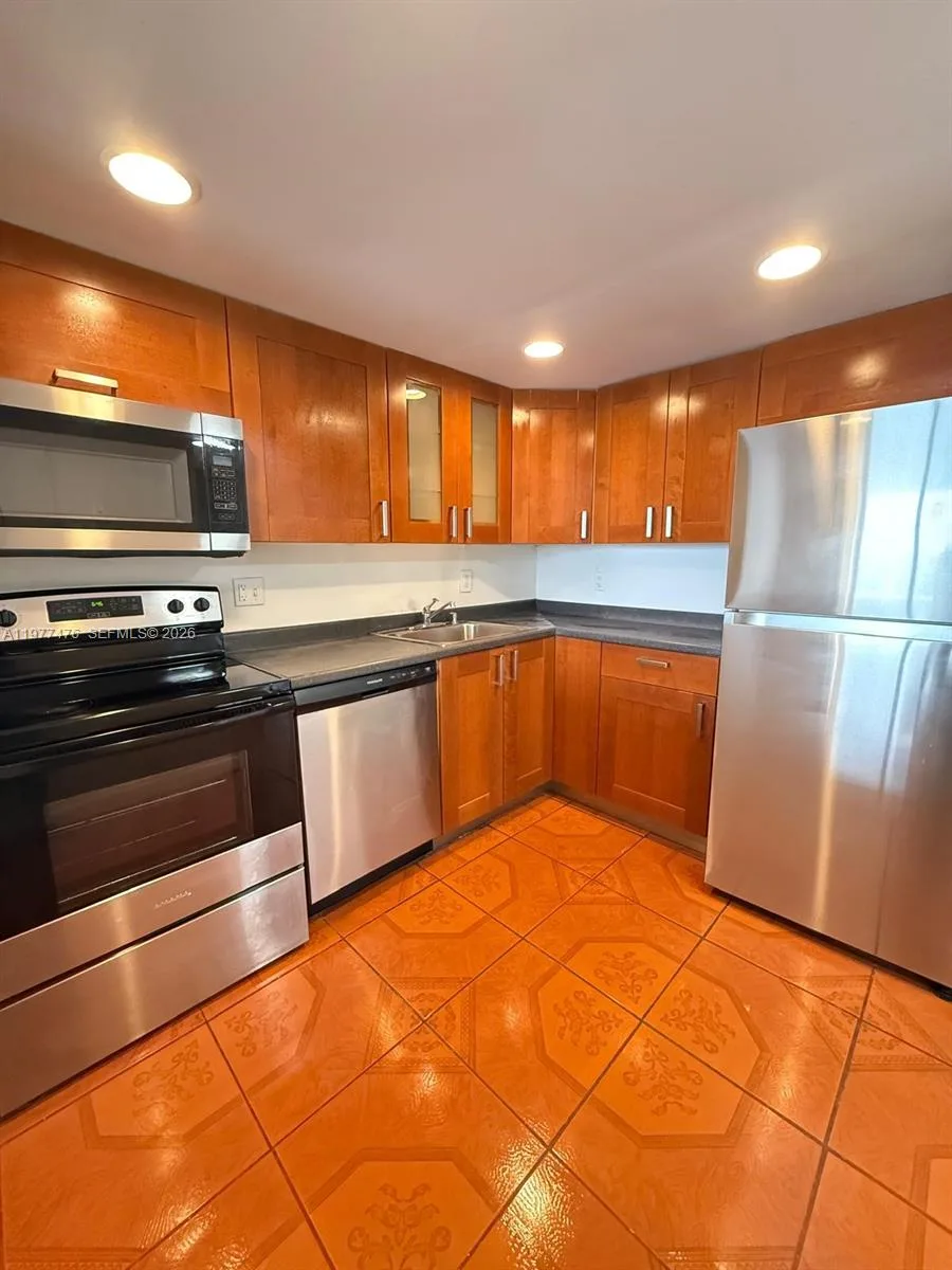 13499 Biscayne Blvd # 1114, North Miami, FL 33181