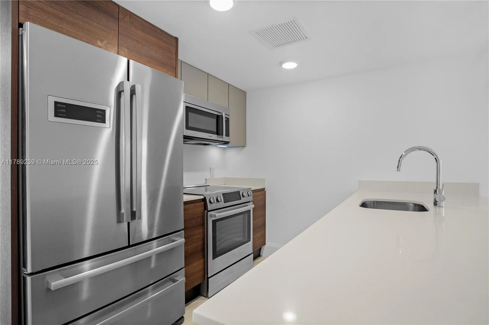 9261 E Bay Harbor Dr # 606, Bay Harbor Islands, FL 33154 photo 9
