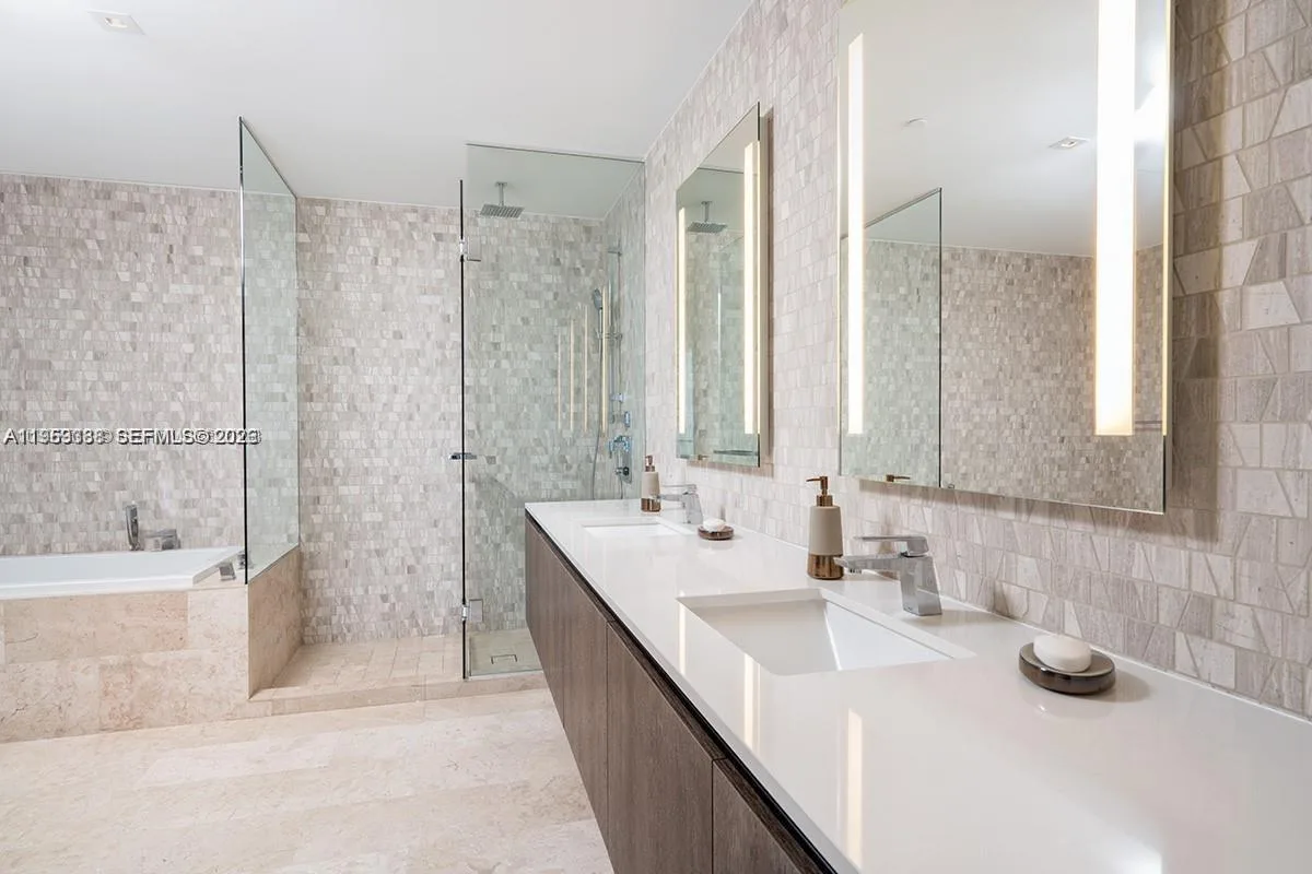 68 SE 6th St # 2807, Miami, FL 33131 photo 11