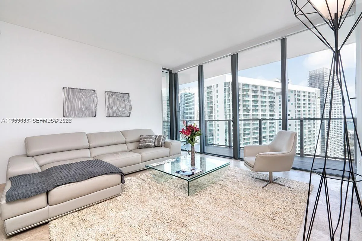 68 SE 6th St # 2807, Miami, FL 33131 photo 4
