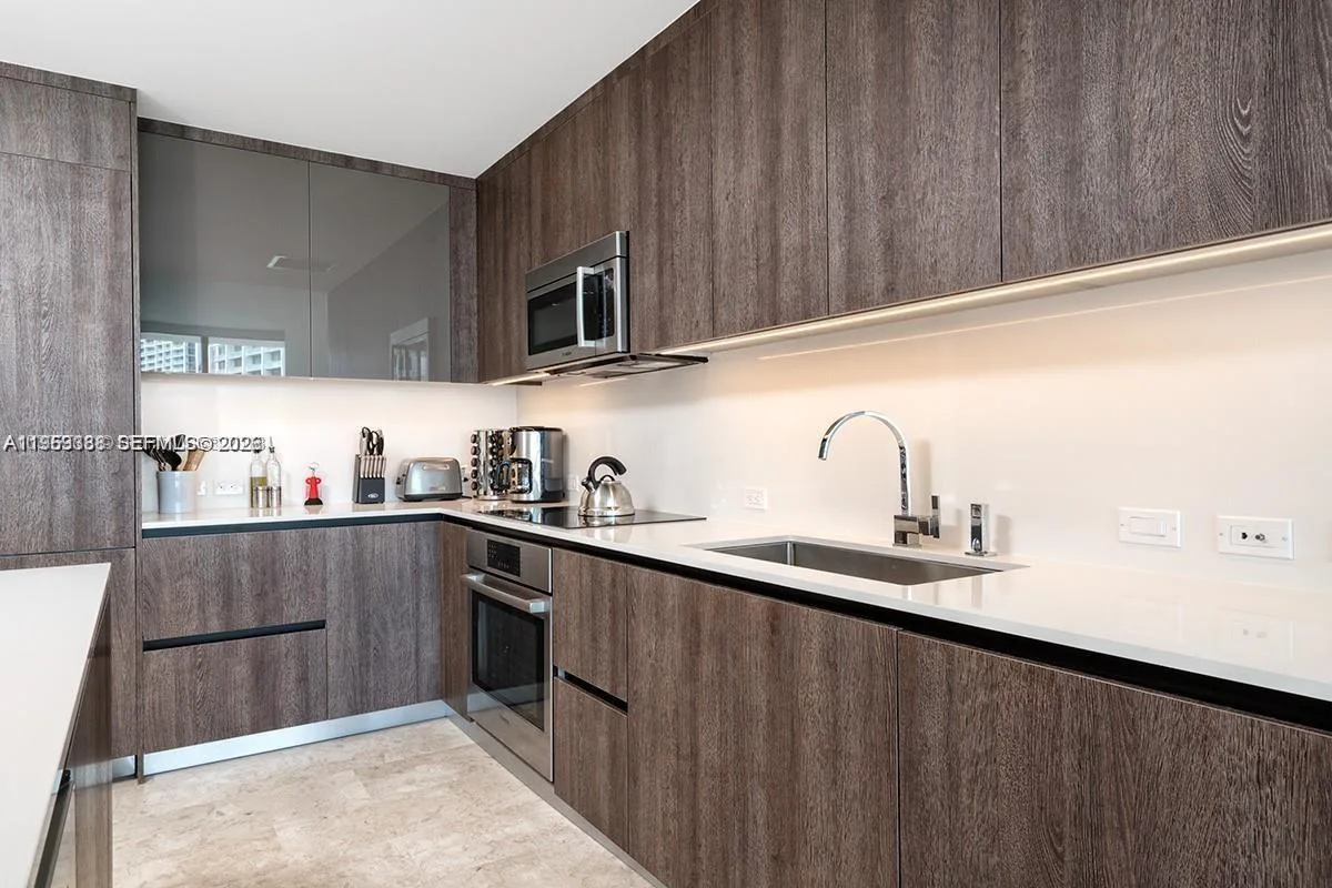 68 SE 6th St # 2807, Miami, FL 33131 photo 7