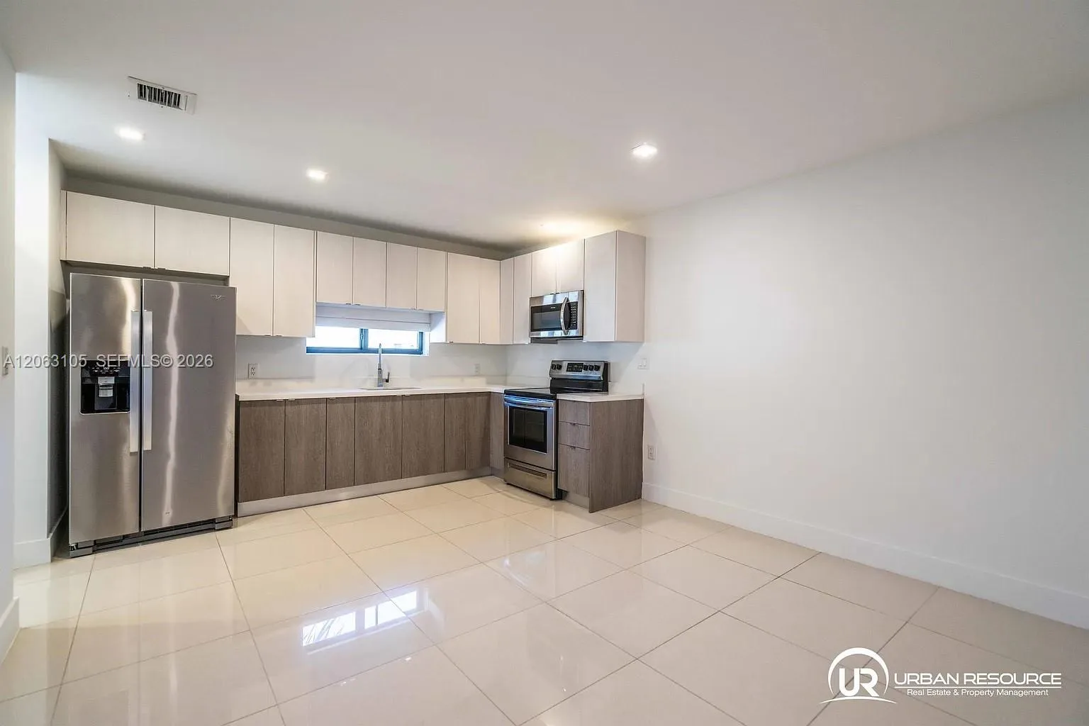 1971 Bay Dr # 124, Miami Beach, FL 33141 photo 2