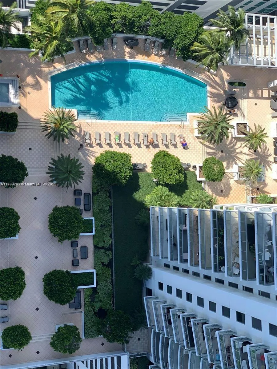 1060 Brickell Ave # 1701, Miami, FL 33131 photo 3