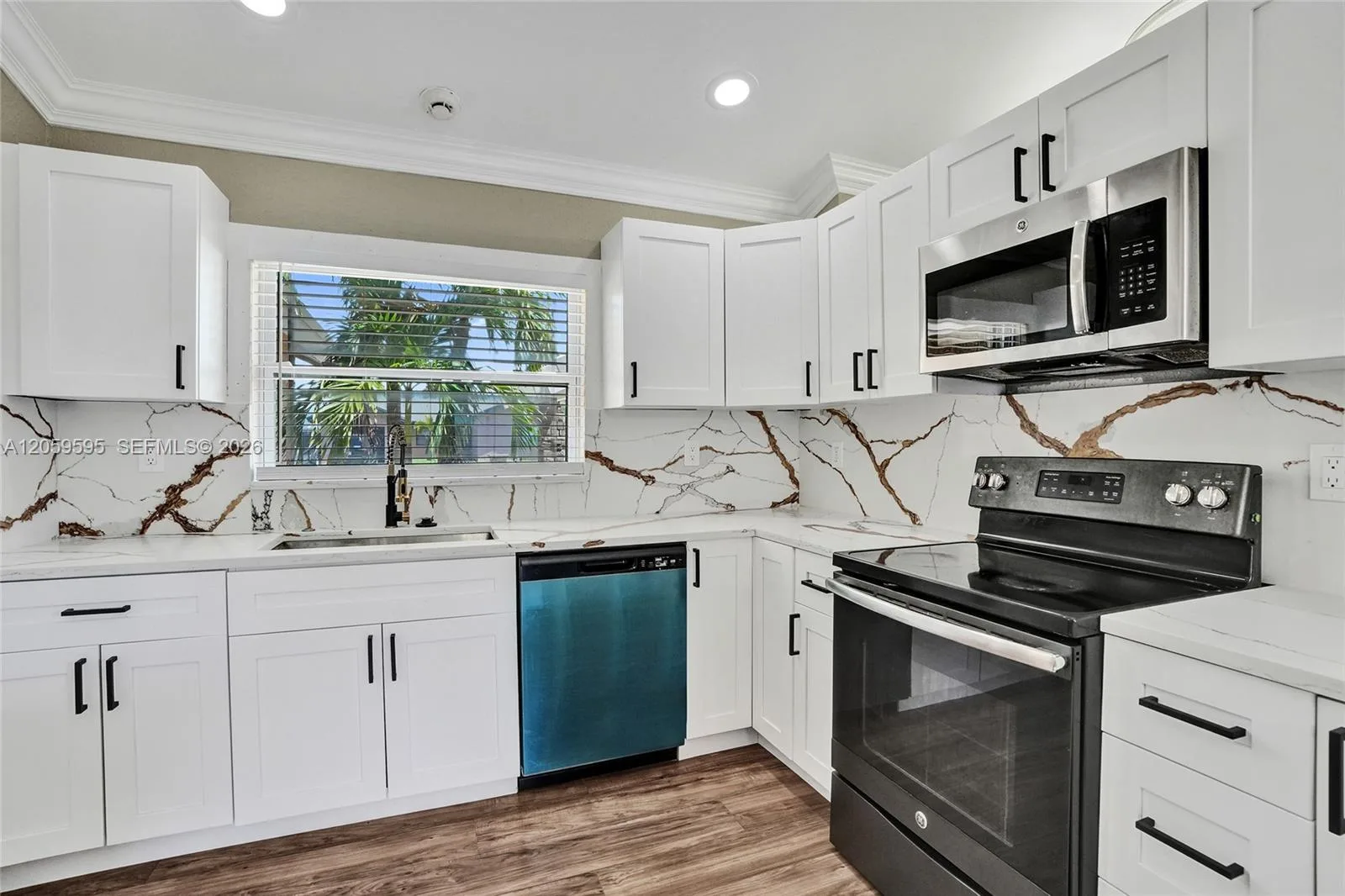 8204 SW 12th St, North Lauderdale, FL 33068 photo 4
