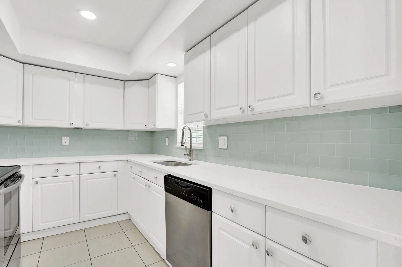 10249 N Military Trail # Apt 201, Palm Beach Gardens, FL 33410