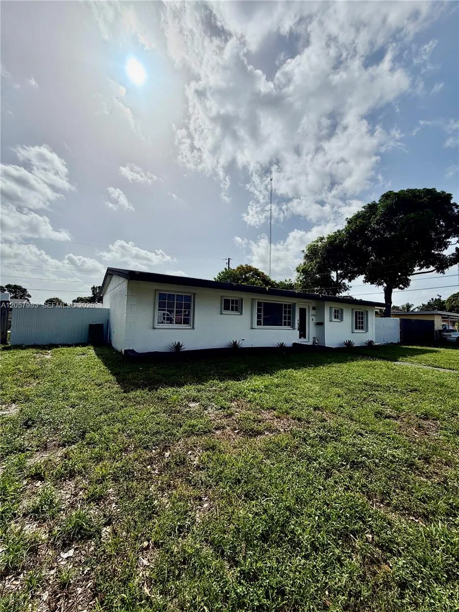 19730 NW 3rd Ct, Miami Gardens, FL 33169 photo 3