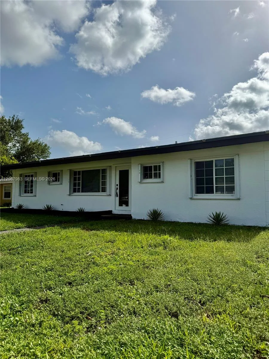 19730 NW 3rd Ct, Miami Gardens, FL 33169 photo 4