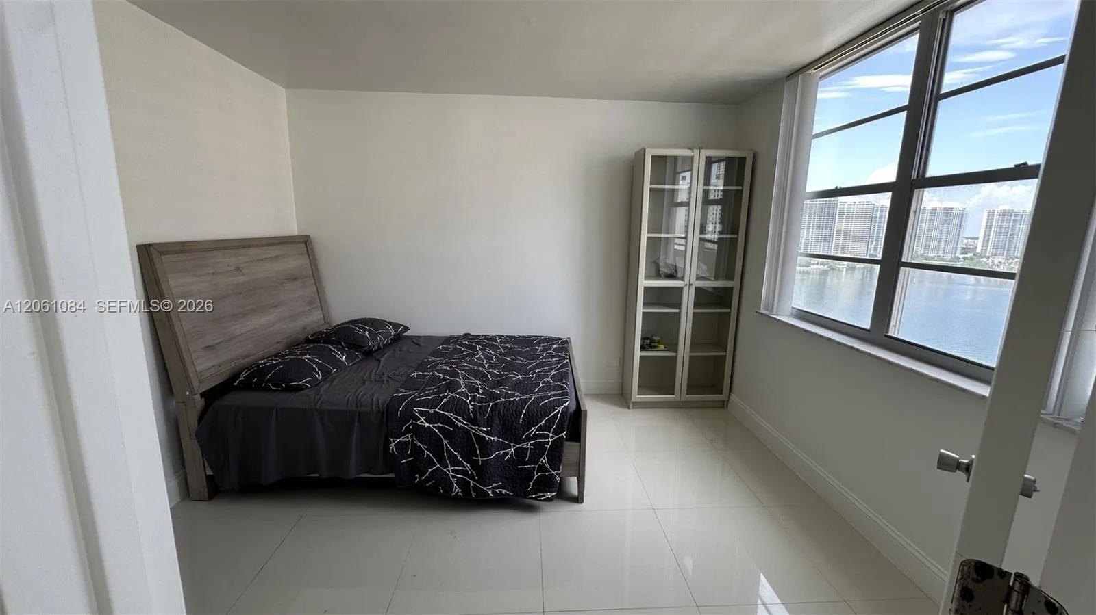 250 174th St # 1808, Sunny Isles Beach, FL 33160 photo 12